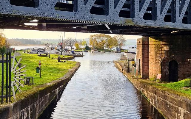 Canal entrance and boats at Bowling Harbour